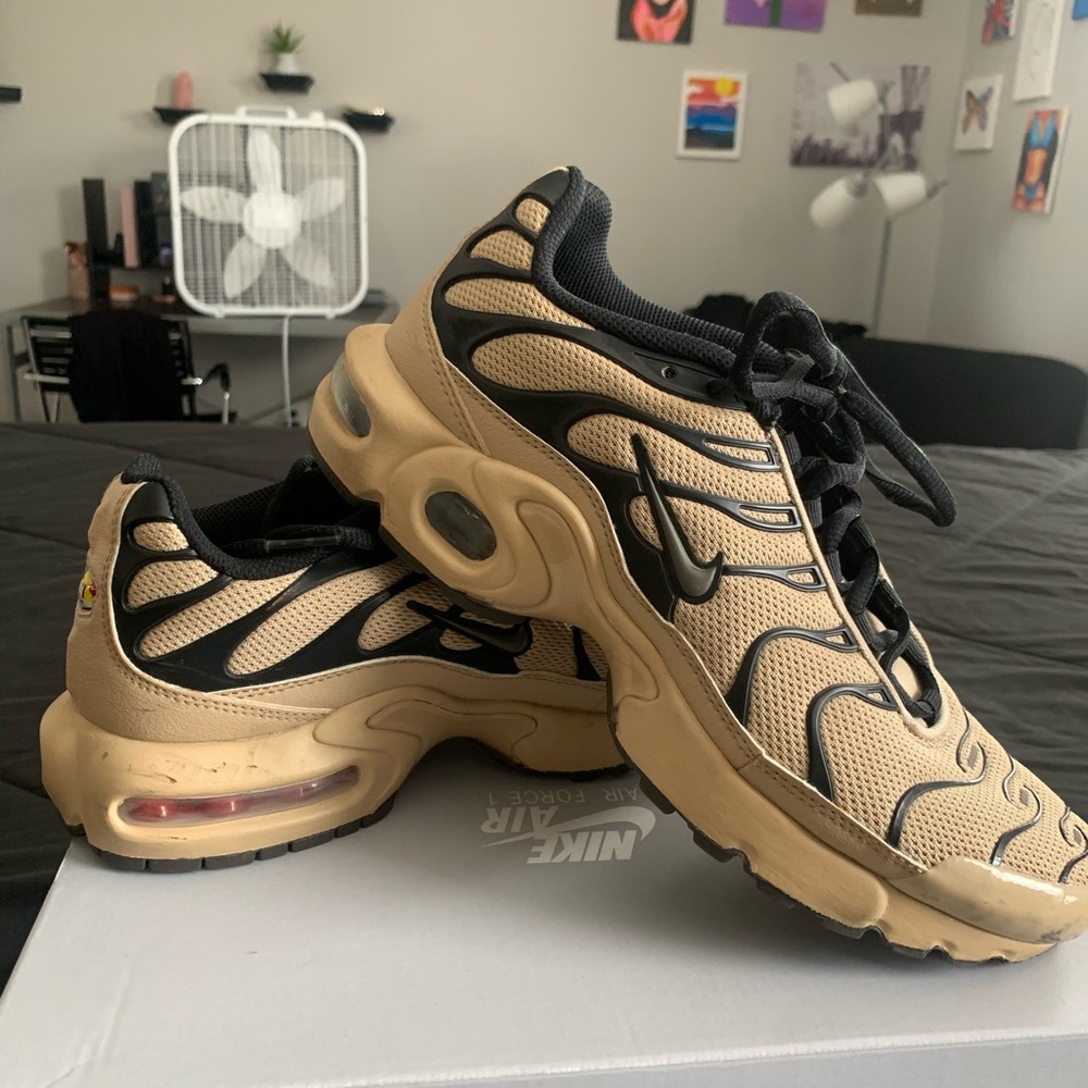 Brown air maxes